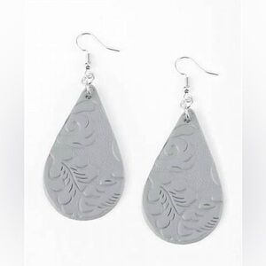 ❣️Gray Teardrop Earrings❣️